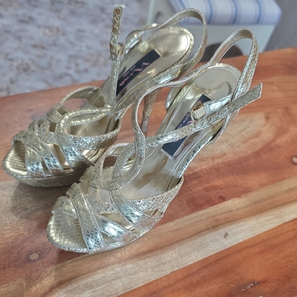 Nina New York Elegant Strappy Heels. Size 6
